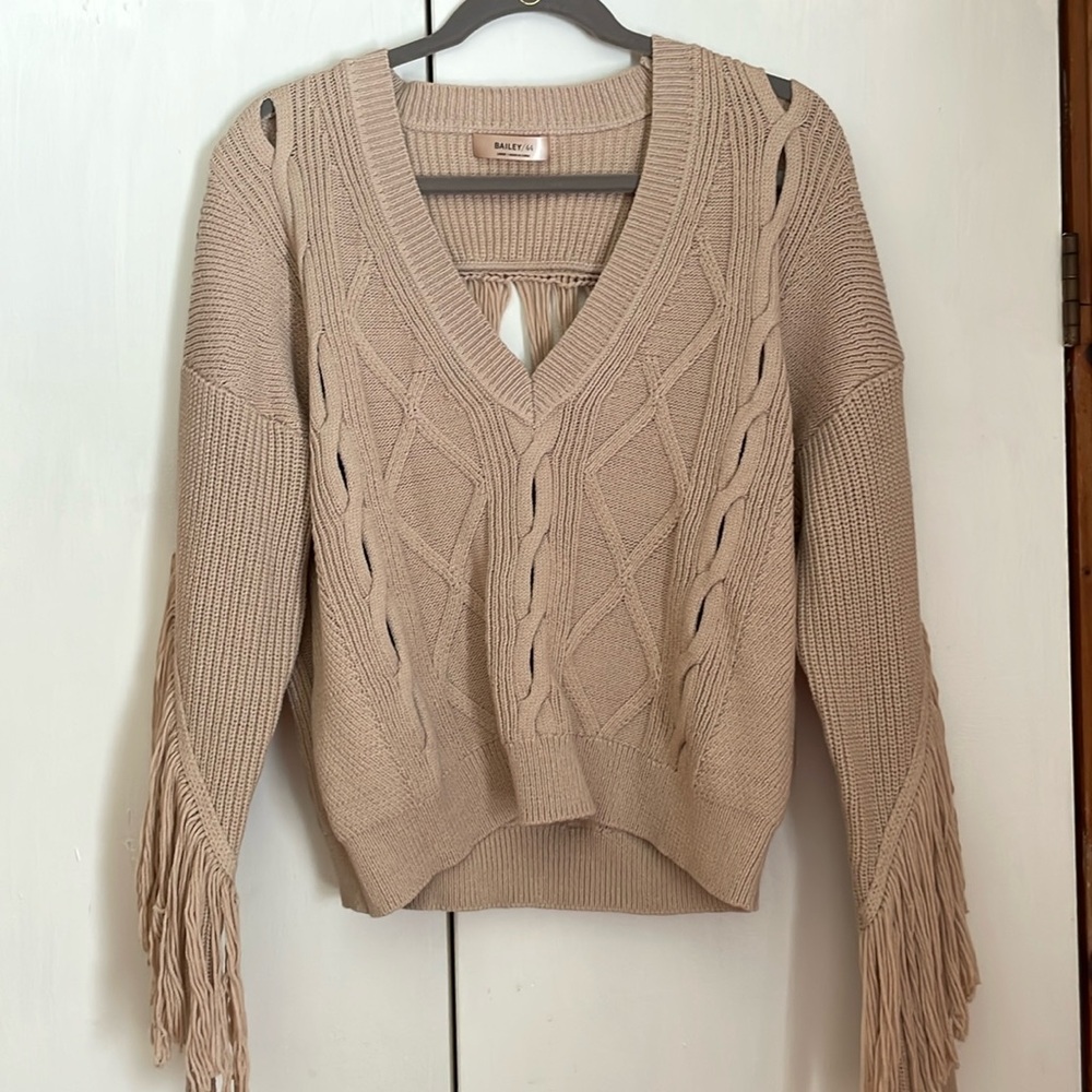 Bailey women’s size large pullover sweater.